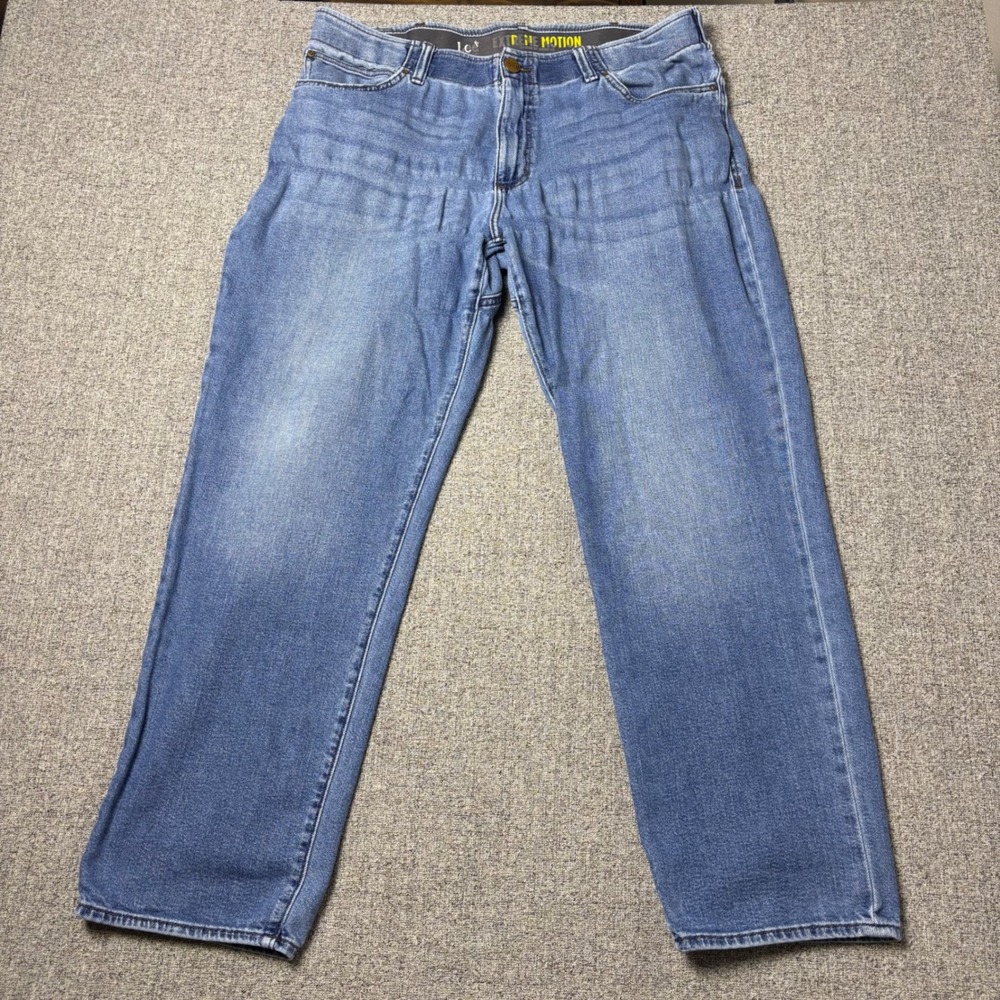 Lee Jeans Mens 40x32 Extreme Motion Straight Fit Tapered Leg Blue Stretch Denim